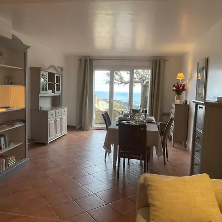 Holiday home La *